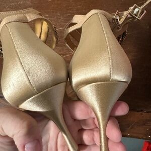 Badgley Mischka Gold heels